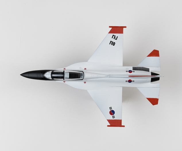 Modellbausatz Flugzeug 12519 - ROKAF T-50 ADVANCED TRAINER MCP (1:72)