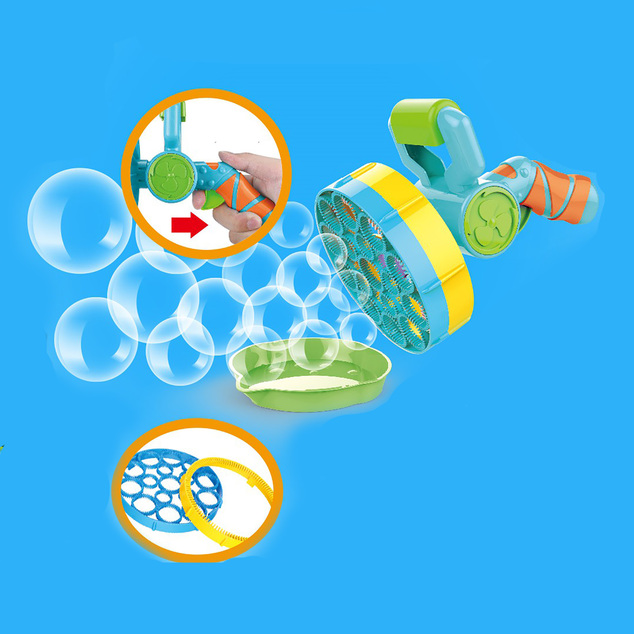 Grand pistolet à bulles avec liquide à bulles