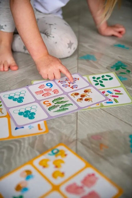 Far far land Lotto s transparentnými kartami Počítanie