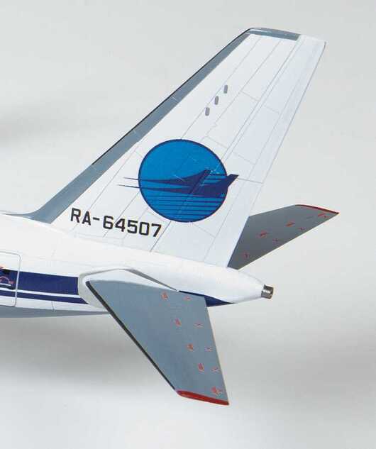 Model Kit letalo 7049 - TU-214 (1:144)