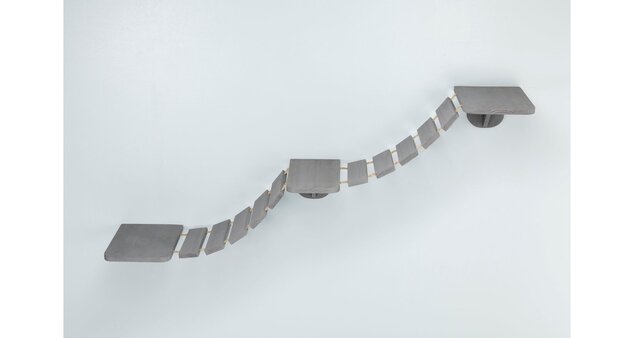 Šplhací rebrík na upevnenie na stenu, 3 platformy, 150x30cm, šedohnedá
