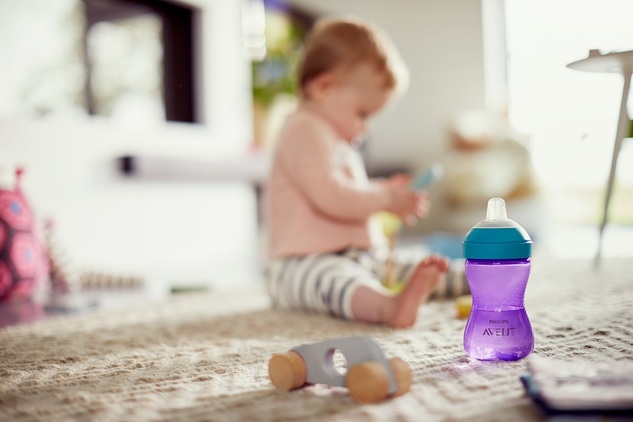Avent hrnček 300 ml dievča s mäkkým náustkom