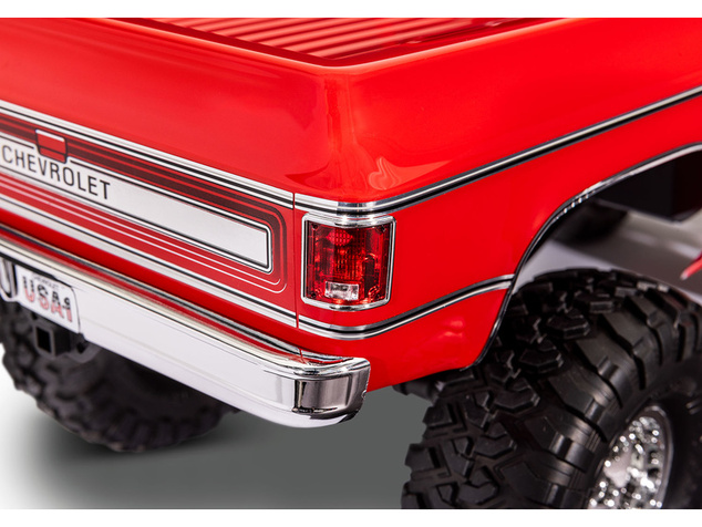 Traxxas TRX-4 Chevrolet K10 1979 1:10 RTR strieborný