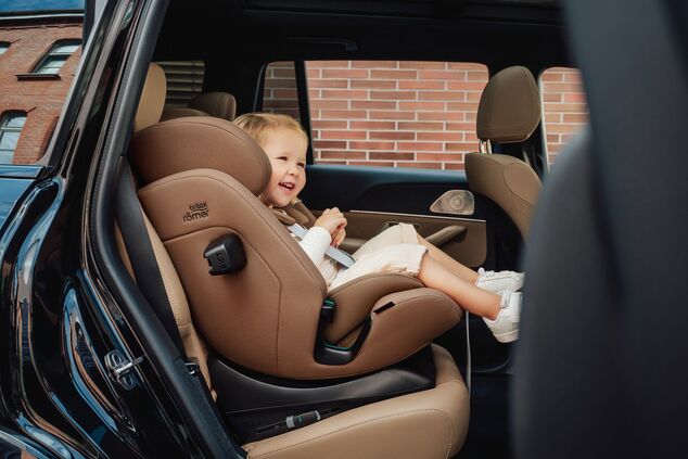 Britax Autosedačka Advansafix Pro Classic, Deep Grey