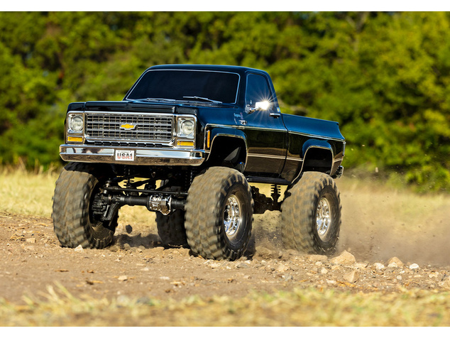 Traxxas TRX-4 Chevrolet K10 1979 1:10 RTR strieborný