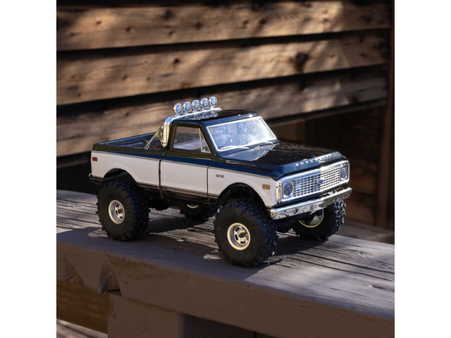 Axial SCX24 Chevrolet C10 1971 1:24 4WD RTR oranžni