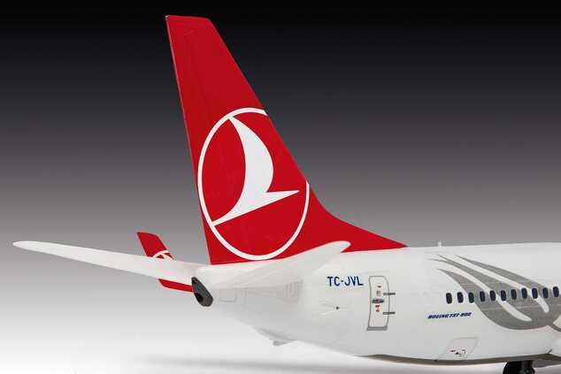 Plastic ModelKit letadlo 03772 - Boeing 737-800 "Turkish Airlines" (1:144)
