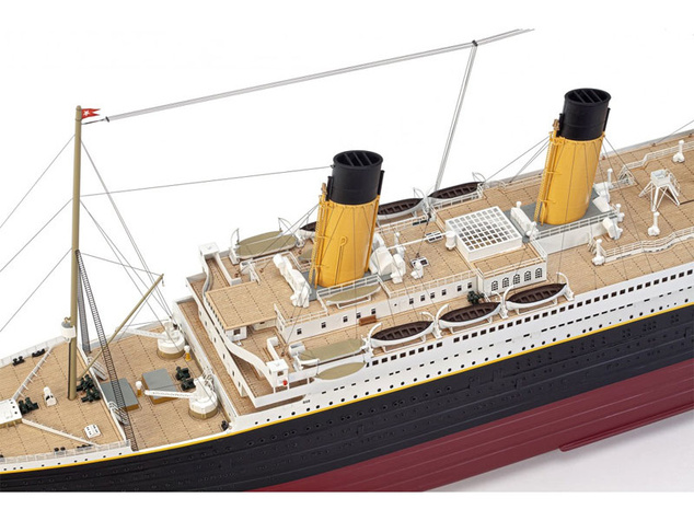 AMATI R.M.S. Titanic 1:250 kit (verzia 2025)