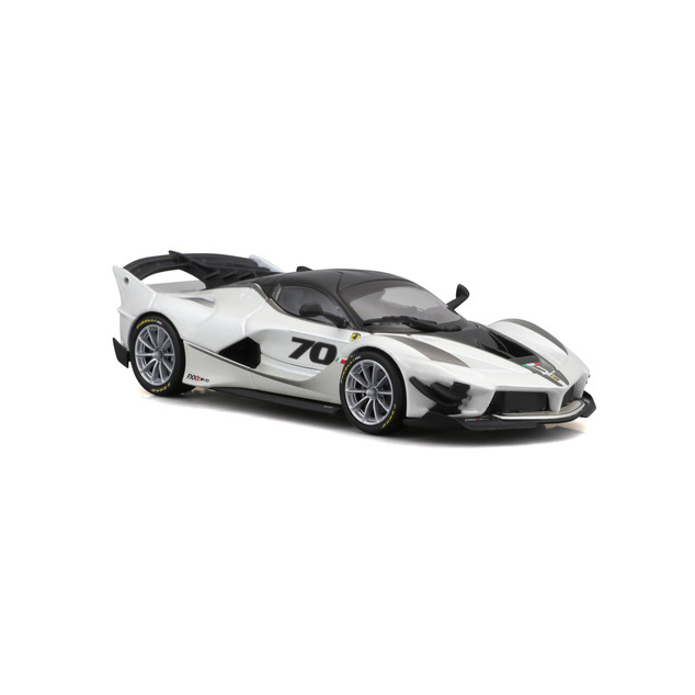Bburago 1:43 Ferrari Racing FXX-K EVO 2017 white/black