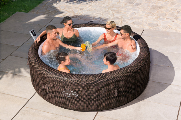 Bestway 6001P LAY-Z-SPA® Bali AirJet™ pezsgőfürdő 7 személyre (Energiatakarékos) 216 x 71 cm