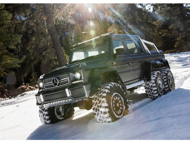Traxxas TRX-6 Mercedes G 63 6x6 1:10 RTR čierny
