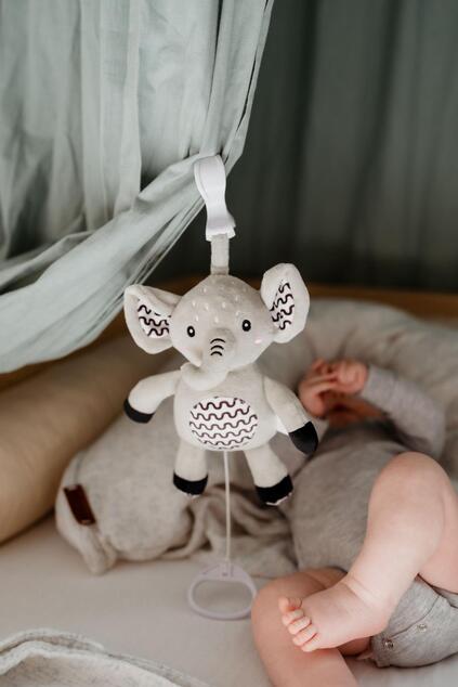Slon babyted naťahovací plyš 30cm záves na postieľku/kočík