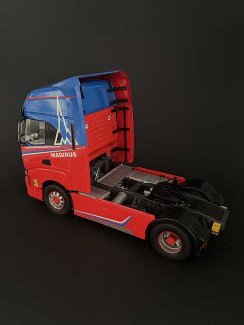Model Kit truck 3963 - Iveco Stralis S-Way (1:24)