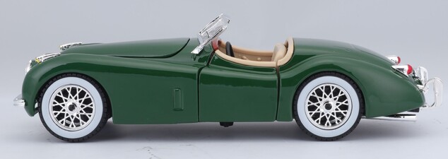 Bburago 1:24 Jaguar XK 120 Roadster (1951) Grün