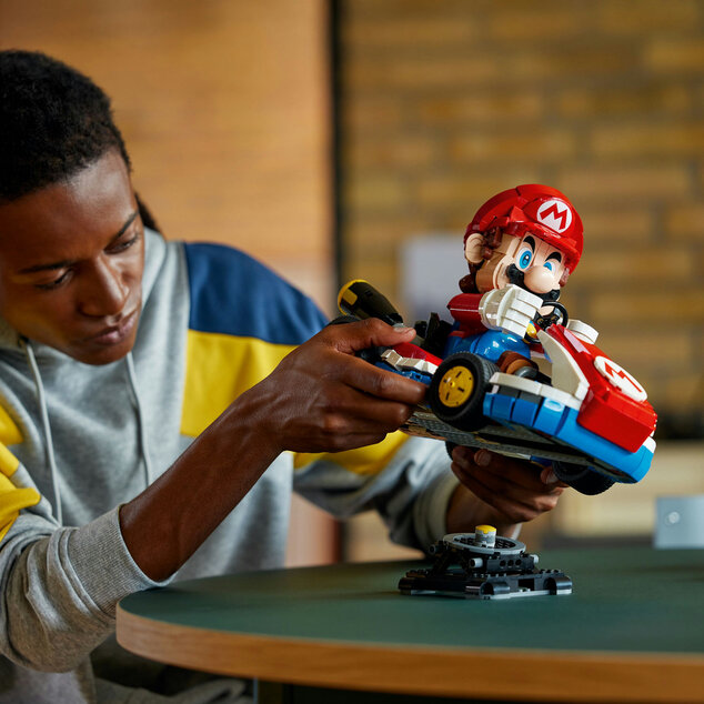 LEGO® Super Mario 72037 Mario Kart™: Mario și Kart Standard