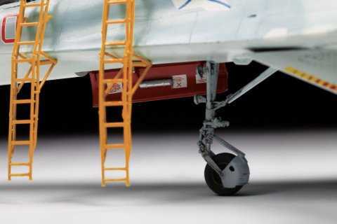 Model Kit letadlo 7294 - Sukhoi SU-27 UB "Flanker-C" (1:72)