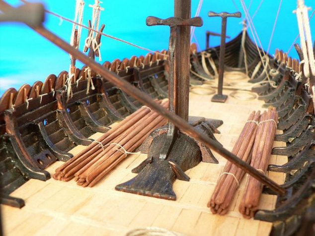 Dušok Vikingská loď Gokstad 1:35 kit