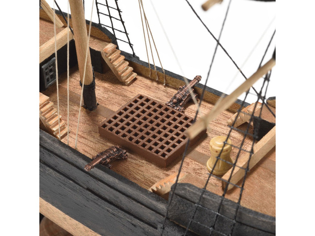 AMATI Pirátska loď 1:135 First step kit