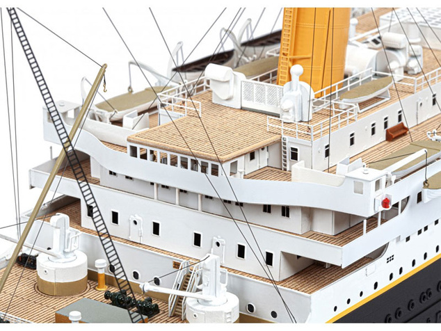 AMATI R.M.S. Titanic 1:250 kit (verzia 2025)