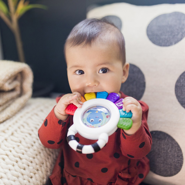 BABY EINSTEIN BPA sensorisches Spielzeug und bissfreies Spielzeug Outstanding Opus ™ 3m +