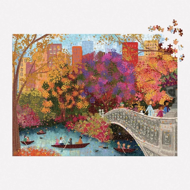 Galison Puzzle Toamna pe podul Bow Bridge Joy Laforme 1000 piese