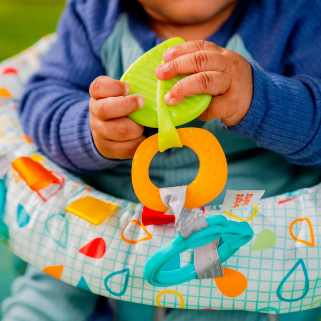 BRIGHT STARTS Siège d'apprentissage avec jouets prêt pour le voyage Learn-to-Sit™, 4m+