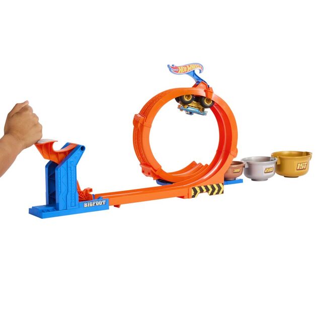 Mattel Hot Wheels Monster Trucks dráha se smyčkou a Bigfootem, JBX64
