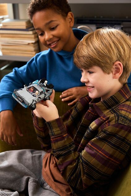 LEGO® Speed Champions 77256 Stroj času z filmu Návrat do budúcnosti