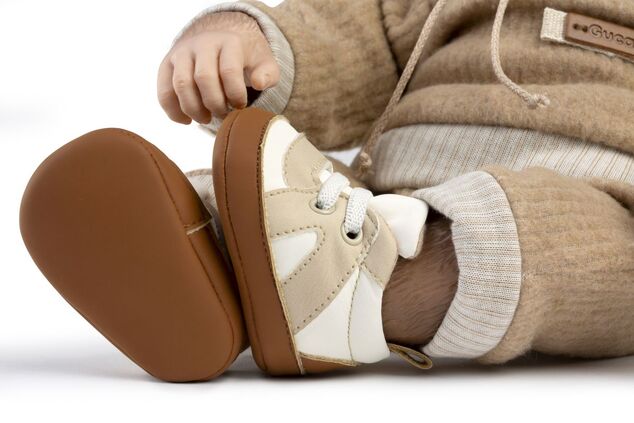 Guca 10004-700 Scarpe per bambola - sneakers beige marrone