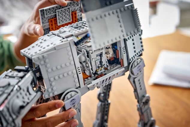 LEGO® Star Wars™ 75454 AT-AT™ Imperiálneho pozostatku s INT-4