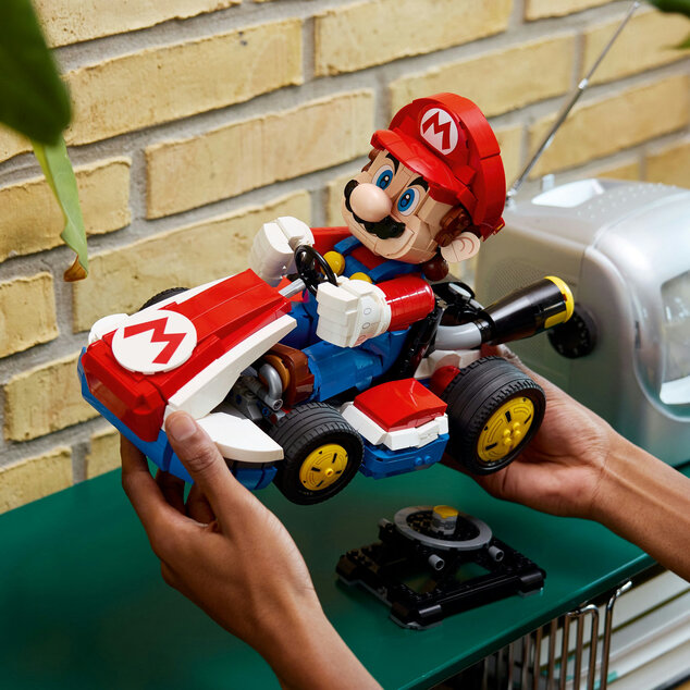 LEGO® Super Mario 72037 Mario Kart™: Mario și Kart Standard