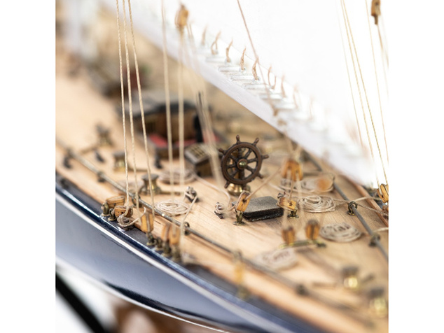 AMATI Endeavour plachetnica 1934 1:35 kit