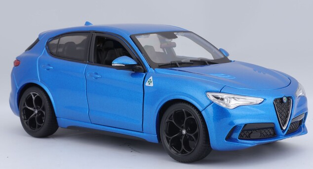 Bburago 1:24 Plus Alfa Romeo Stelvio Blau