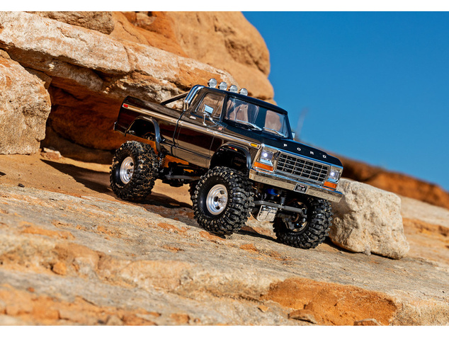 Traxxas TRX-4M Ford F-150 1979 1:18 RTR hnedý