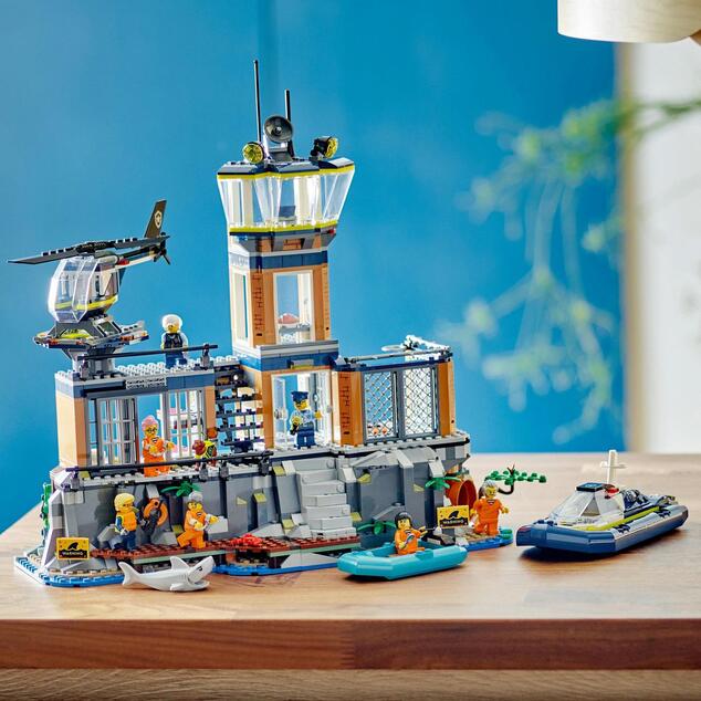 LEGO® City 60419 Poliția și închisoarea de pe insulă