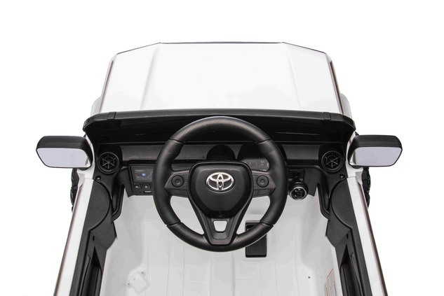 Elektrické autíčko Toyota Landcruiser 12V, biele, široké jednomiestne sedadlo, 2,4 GHz dia