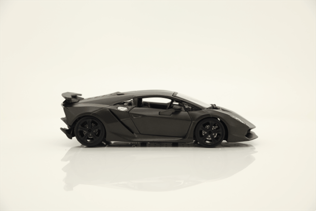 Bburago 1:24 Plus Lamborghini Sesto Elemento Metallic Grau