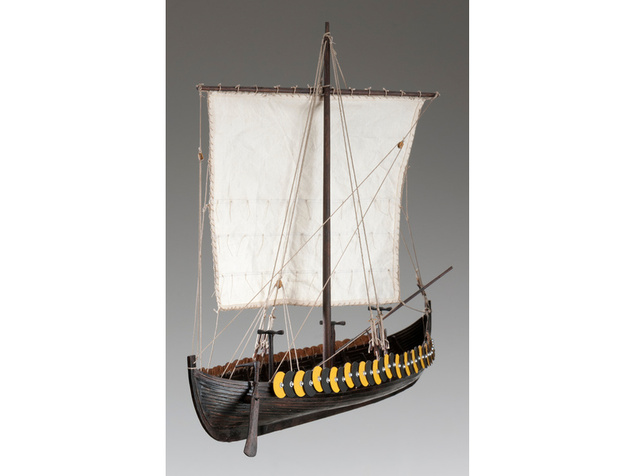 Dušok Vikingská loď Gokstad 1:35 kit