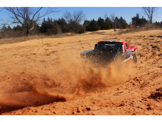 Traxxas Slash 1:16 RTR čierny