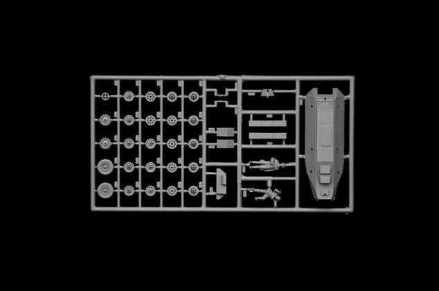 Model Kit military 7077 - Sd.Kfz. 251/8 Ambulance (1:72)