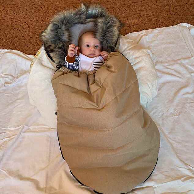 Kinderfußsack NEW BABY mit Fell hellgrau