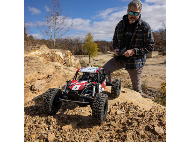 Axial AXP8 Gilamon 2.2 1:8 4WD RTR zelená