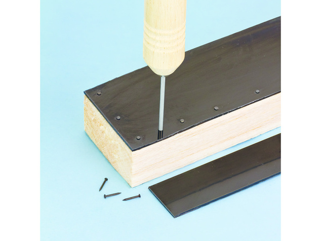 Modelcraft zatĺkač klincov, oceľové klince 0,7x6mm (100ks)