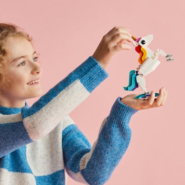 LEGO® Creator 3 v 1 31140 Kúzelný jednorožec