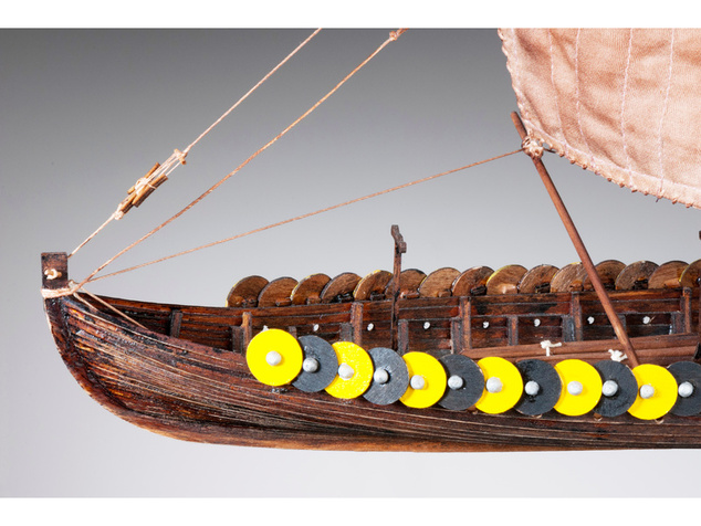 Dušok Vikingská loď Gokstad 1:72 kit