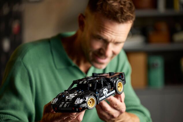LEGO® Technic 42223 1966 Pretekárske auto 1966 Ford GT40 MKII