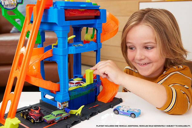 Hot Wheels® City Color Shifters Autolavado con túnel giratorio, HTN80