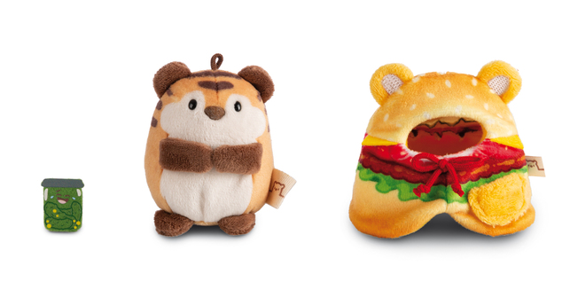NICI plyš MyMochi Tiger Tiggy 8cm v kostýme hamburger a uhorka, set darčekové balenie