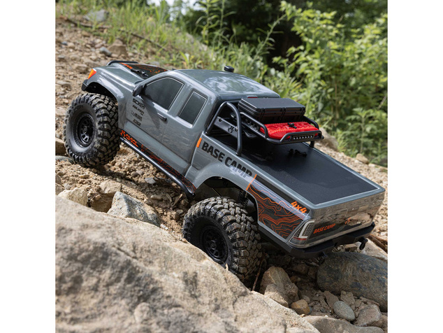 Axial SCX10 III Base Camp 4WD 1:10 RTR sivý