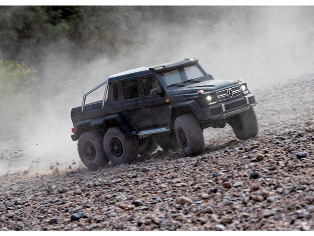 Traxxas TRX-6 Mercedes G 63 6x6 1:10 RTR čierny